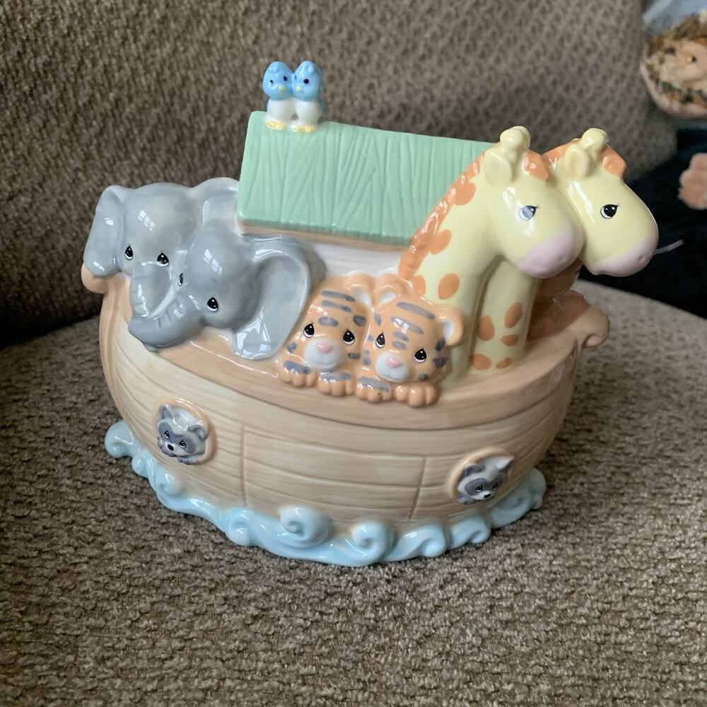 Precious Moments Noahs Ark Porcelain Coin Bank Overflowing With Love 2017 - Picture 9 of 10